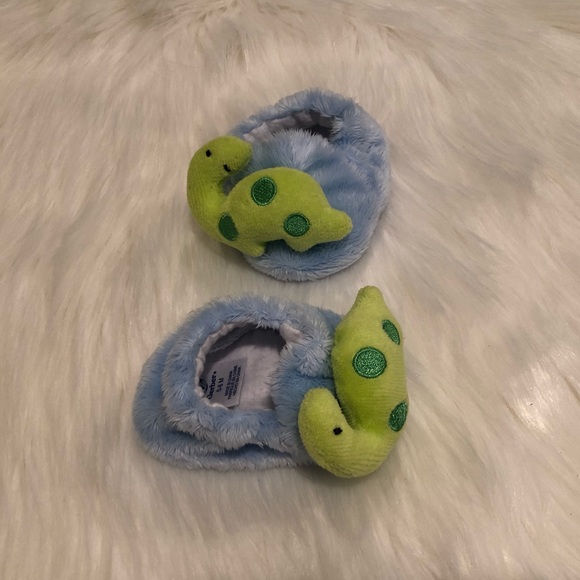 0-6 month slippers - Picture 2 of 4